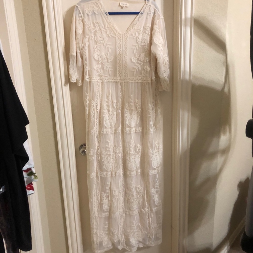 XXL lace cream maxi dress